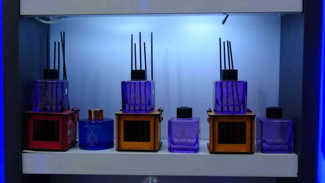 Ahşap Parfüm Kutularının Her Birine Farklı Hikayeler Yazıldı