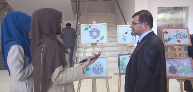 Üniversite Öğrencilerinin Ebru Ve Hat Sanatı Eserleri Büyük Beğeni Topladı