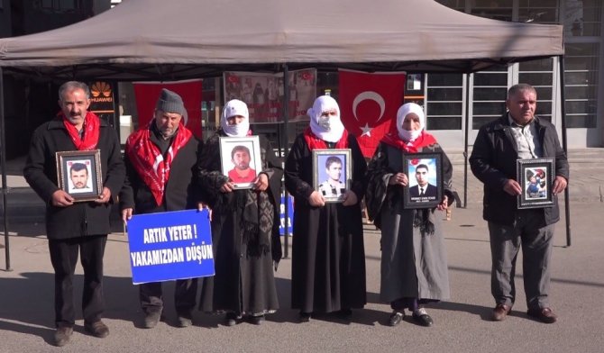 Dağdaki Oğluna Seslenen Anne: "Artık Evlat Hasretine Dayanamıyoruz"