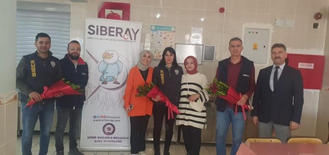 Osmaniye’de Polisten Siber Zorbalık Ve Teknoloji Bağımlılığı Eğitimi