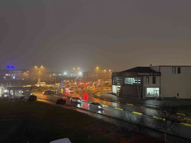 Sakarya’da Yağmur Ve Sis Etkili Oluyor