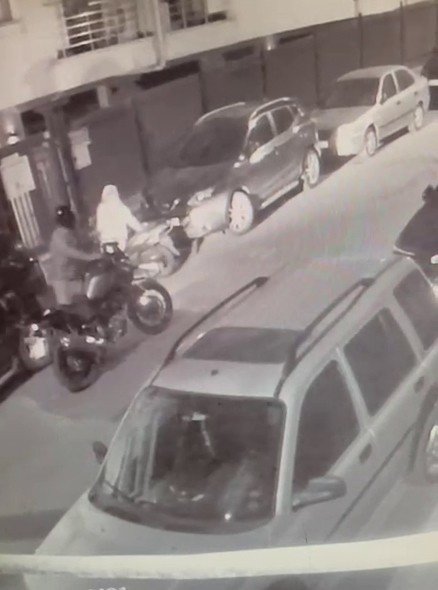 Şişli’de 20 Saniyede Motosiklet Hırsızlığı Kamerada