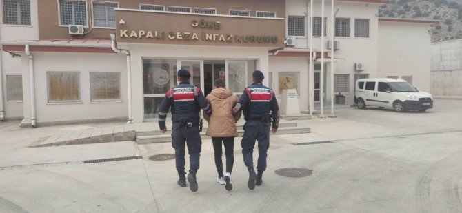 Söke’de 5 Aranan Şahıs Jandarmadan Kaçamadı