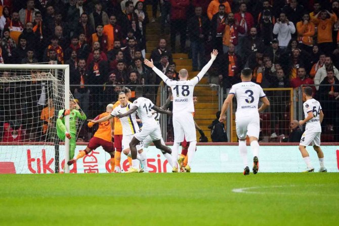 Spor Toto Süper Lig: Galatasaray: 2 - Mke Ankaragücü: 1 (İ̇lk Yarı)