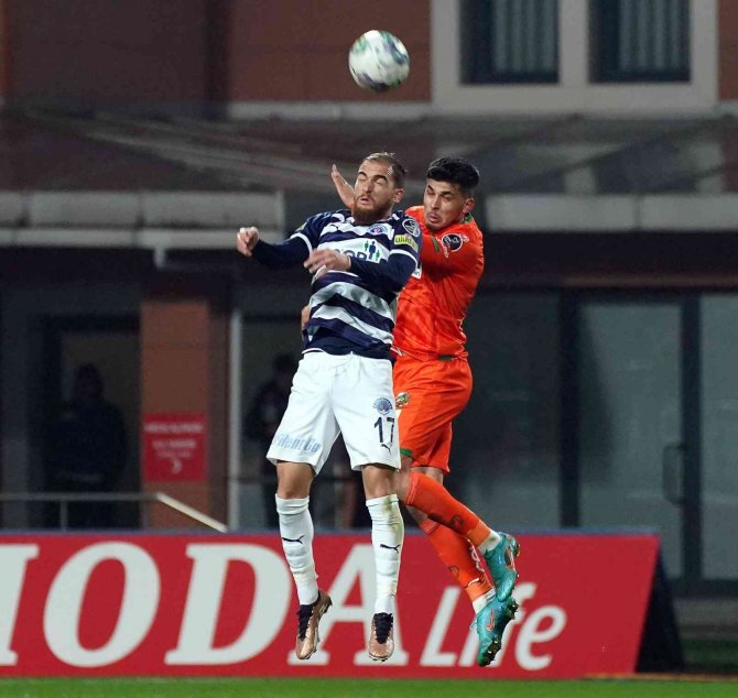 Spor Toto Süper Lig: Kasımpaşa: 4 - Alanyaspor: 1 (Maç Sonucu)