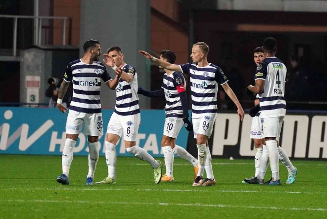 Spor Toto Süper Lig: Kasımpaşa: 4 - Alanyaspor: 1 (Maç Sonucu)