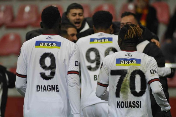 Spor Toto Süper Lig: Kayserispor: 2 - Fatih Karagümrük: 4 (Maç Sonucu)