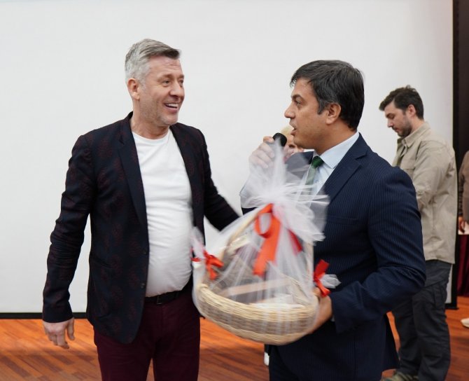 Metin Şentürk Manisa’da Gençlerle Buluştu