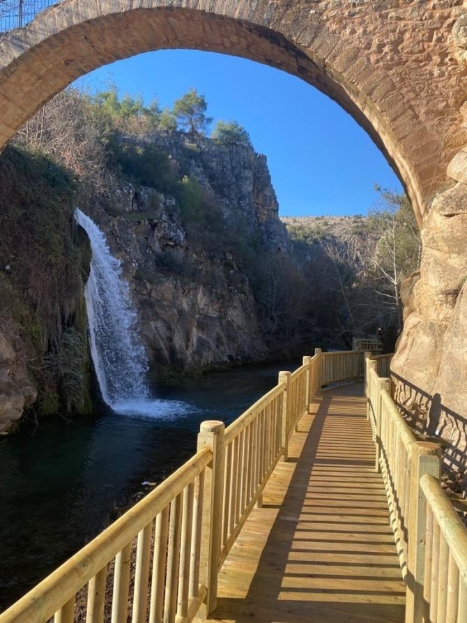 Tarihi Clandıras Su Kemerinin Çevresine 300 Metrelik Yürüyüş Yolu Yapıldı