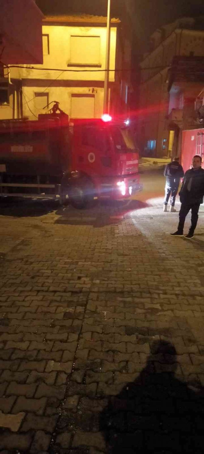Alev Alan Priz Evi Yaktı