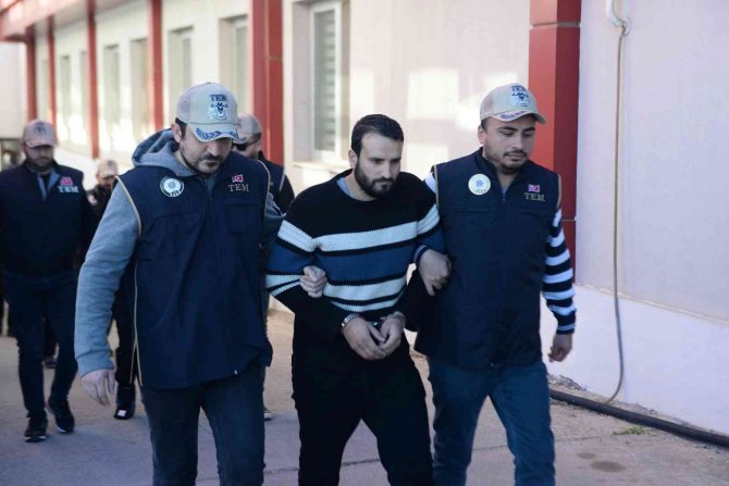 Adana’daki Deaş Operasyonunda 4 Tutuklama
