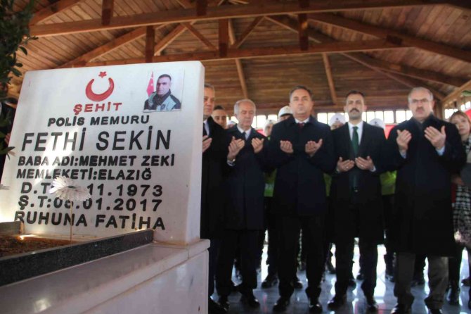 Şehit Polis Fethi Sekin Kabri Başında Anıldı