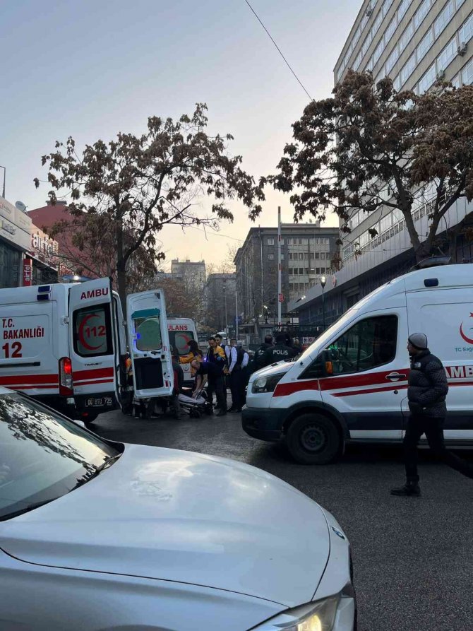 Yemek Yaparken Fenalaşan Vergi Dairesi Aşçıları Hastaneye Kaldırıldı