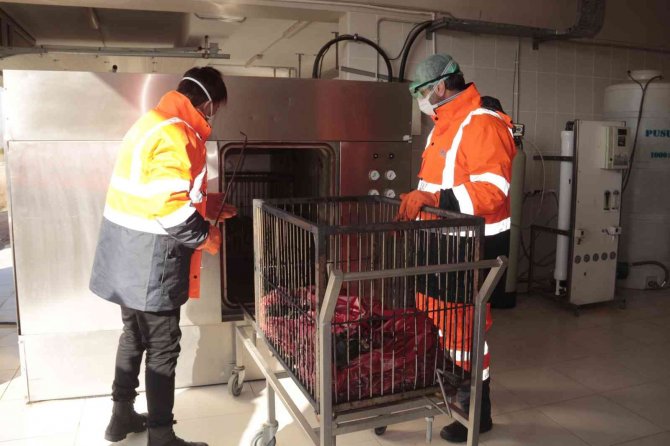 Çöplerden Bir Şehrin Enerjisini Karşılıyorlar