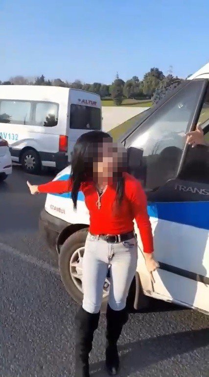 Ambulans Şoförünü Bıçaklayan Kadın Yakalandı