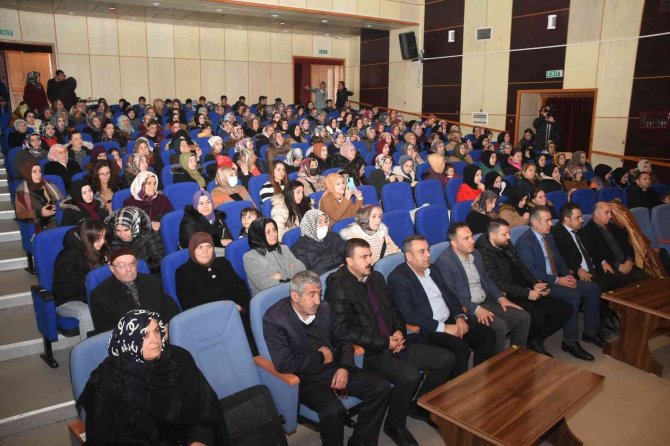 Bitlis’te “Şarkılar Bizi Söyler, Biz De Şarkı Söyleriz” Konseri