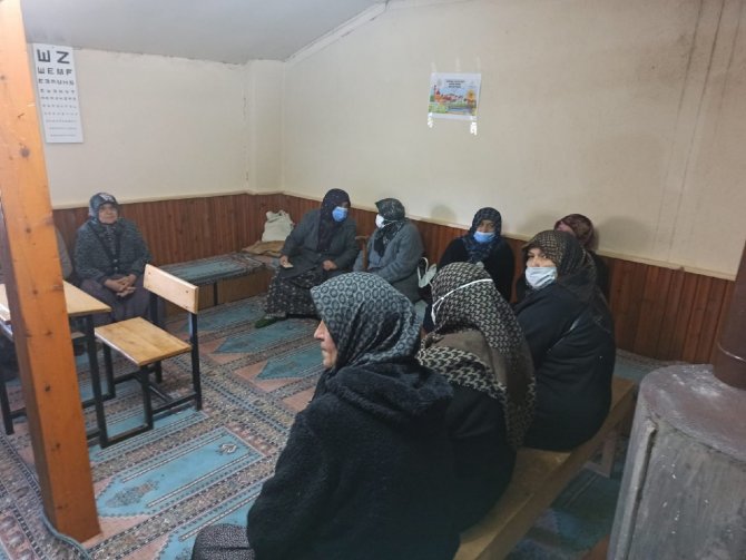 Hekimler Köylülerin Ayağına Gitti