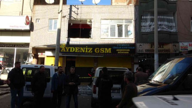 Sigara Yakmak İstedi, Bomba Gibi Patladı