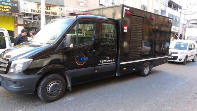 Sigara Yakmak İstedi, Bomba Gibi Patladı