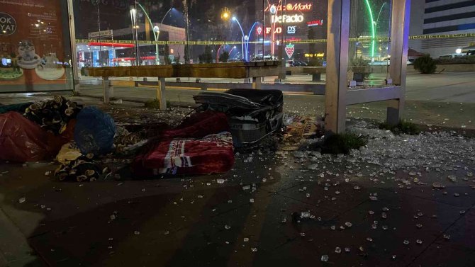 Diyarbakır’da Otobüs Durağında Şüpheli Valiz Fünye İle Patlatıldı