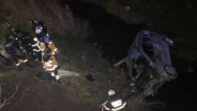 Tekirdağ’da Kontrolden Çıkan Araç Dereye Uçtu: 1 Ölü, 3 Yaralı