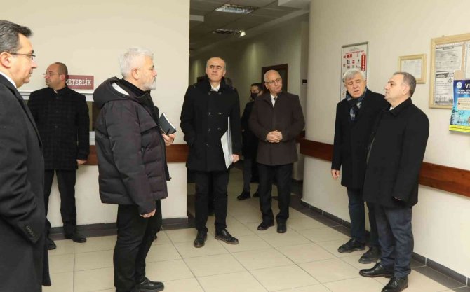 Rektör Altun, Hastane Bölgesinde Planlanan İ̇yileştirme Çalışma Alanını Yerinde İ̇nceledi