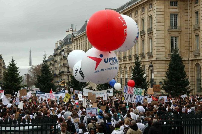 Fransa’da Pratisyen Hekimlerden Protesto