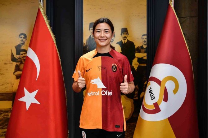 Galatasaray Kadın Futbol Takımı, Li Jiayue İle Sözleşme İmzaladı