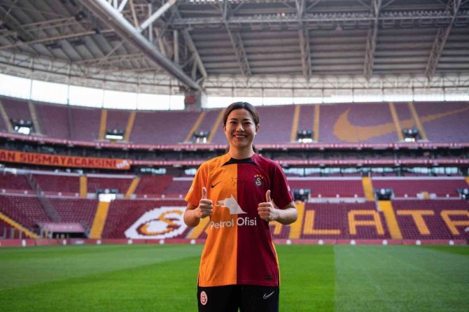 Galatasaray Kadın Futbol Takımı, Li Jiayue İle Sözleşme İmzaladı