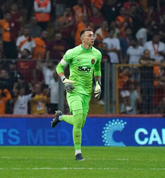 Fenerbahçe Derbilerinin En Deneyimlisi Fernando Muslera
