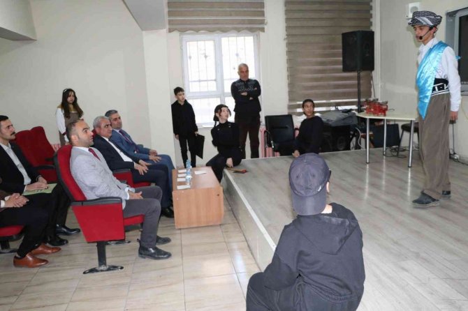 Hakkari’de Öğrenciler Hem Eğleniyor Hem Matematiği Öğreniyor