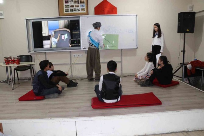 Hakkari’de Öğrenciler Hem Eğleniyor Hem Matematiği Öğreniyor