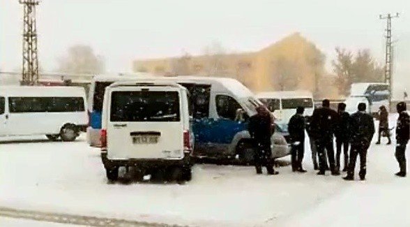 Kar Yağışı Beraberinde Kazaları Getirdi