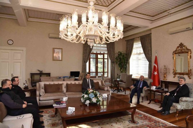 Cezalarını Kamu Yararına Çalışarak Çekecekler