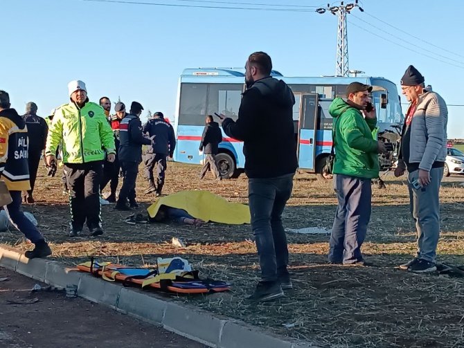 Gaziantep’te Öğrenci Servisi İle İşçi Servisi Çarpıştı: 1 Ölü, 12 Yaralı