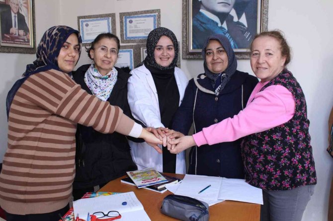 Muhtarlığı Sınıfa Çevirdiler