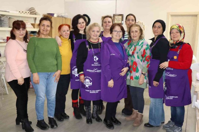 Hem Aile Gelirine Katkı Sağlıyorlar, Hem De Sosyalleşiyorlar