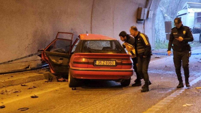 Otomobil Tır İle Çarpıştı : 1 Ölü 2 Yaralı