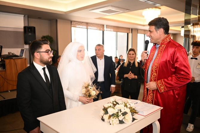 Kartepe’de 816 Çift Mutluluğa "Evet" Dedi