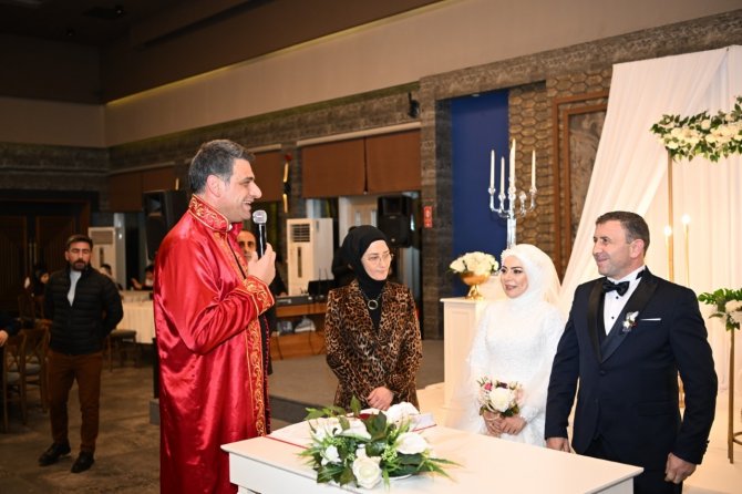 Kartepe’de 816 Çift Mutluluğa "Evet" Dedi
