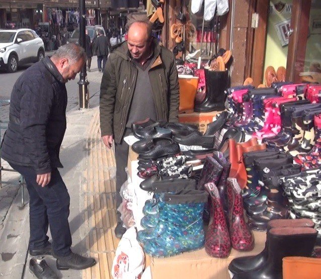 Kırsalda Yaşayanların Ayakkabı Tercih Kara Lastik