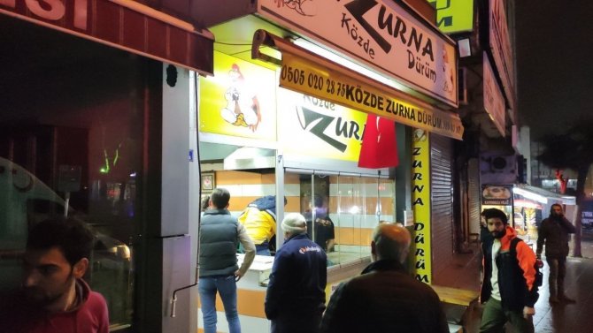 Tadilat Yapmak İstediler, Döner Ocağı Üzerlerine Düştü: 2 Yaralı