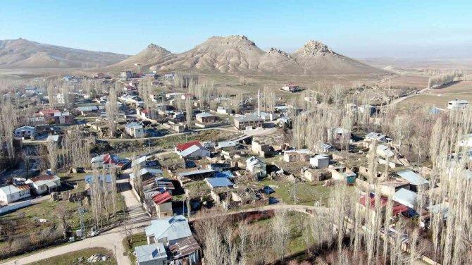 Köy Sakinleri ’Petrol Yok’ Denilip Kapatılan Kuyuda Yeniden Sondaj Yapılmasını İstiyor
