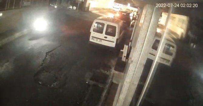İ̇stanbul’da Gece Kulübüne Silahlı Saldırı Kamerada: İ̇çeridekiler Ateşle Karşılık Verdi