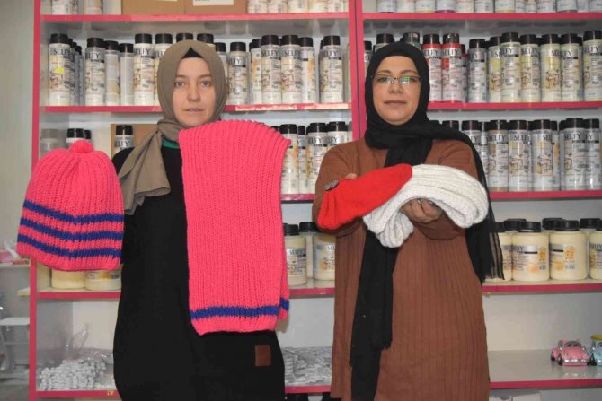 Kütahyalı Anneler Miniklerin Yüreklerini Isıtıyor