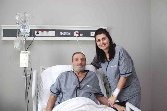 Karaciğer Hastası Babasına Canlı Verici Oldu