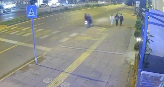 Üniversiteli Kızlara İçi Su Dolu Balon Atan Şahıslar Hakim Karşısında