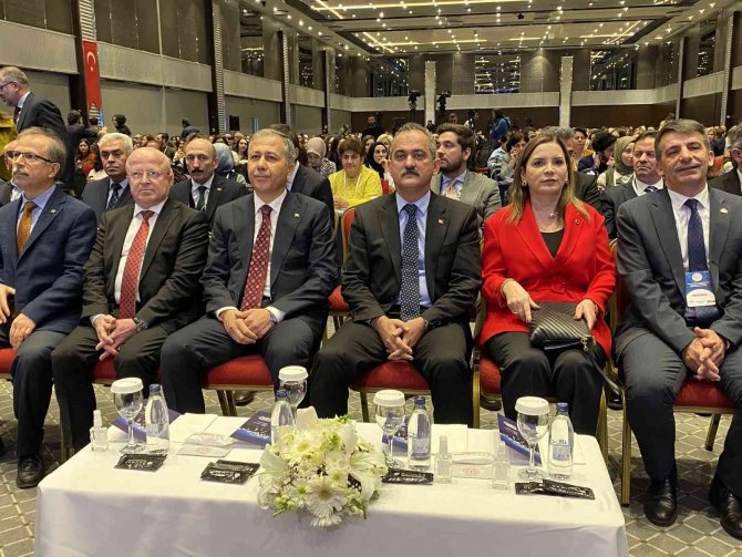 Milli Eğitim Bakanı Özer: "Mart 2023 İtibarıyla İlk Kez Eğitimin Tüm Kademelerinde Okullaşma Oranlarını Yüzde 99’a Çıkartmış Olacağız"