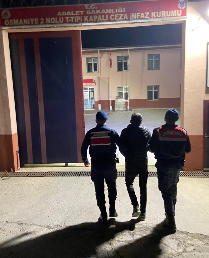 19 Yıl Hapis Cezasıyla Aranıyordu, Çekyat Altında Yakalandı