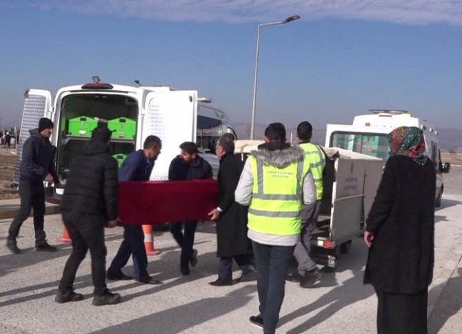 Paris’teki Saldırıda Hayatını Kaybeden Şirin Aydın Muş’ta Toprağa Verildi